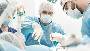 doctors performing a surgery, representing medical malpractice
